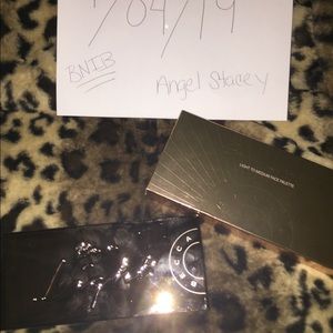 Becca highlighter and contour